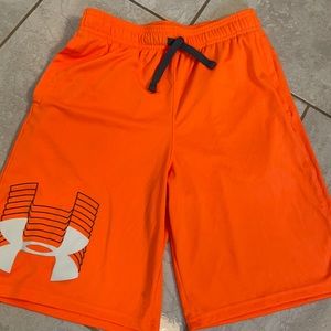 Boys Orange Under Armour Shorts Size L